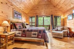 Upstairs-Master-Bedroom12-min